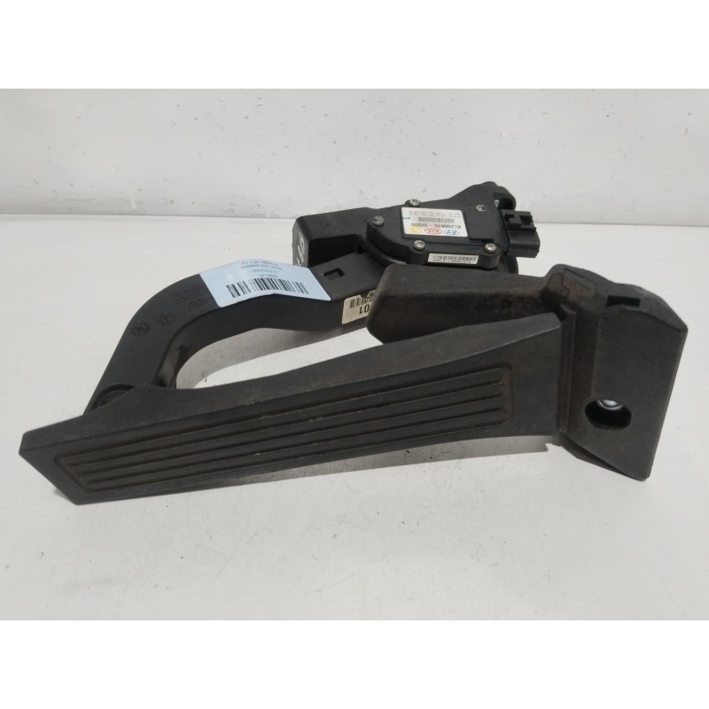 PEDAL ACELERADOR 327003Z000  - imagen 1