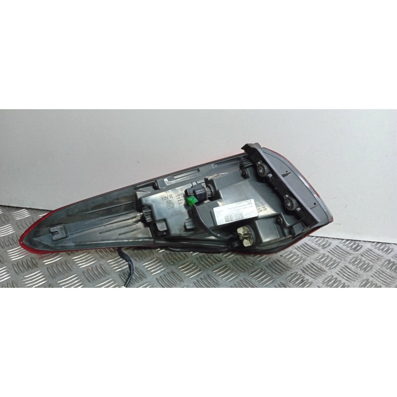 PILOTO TRASERO DERECHO 924023Z6  - imagen 2