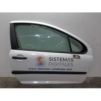 PUERTA DELANTERA DERECHA 9004AR COLOR BLANCO 