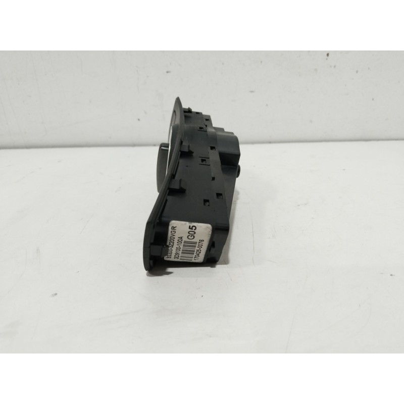 MANDO LUCES 933003Z200VGR 1704250076 - imagen 3