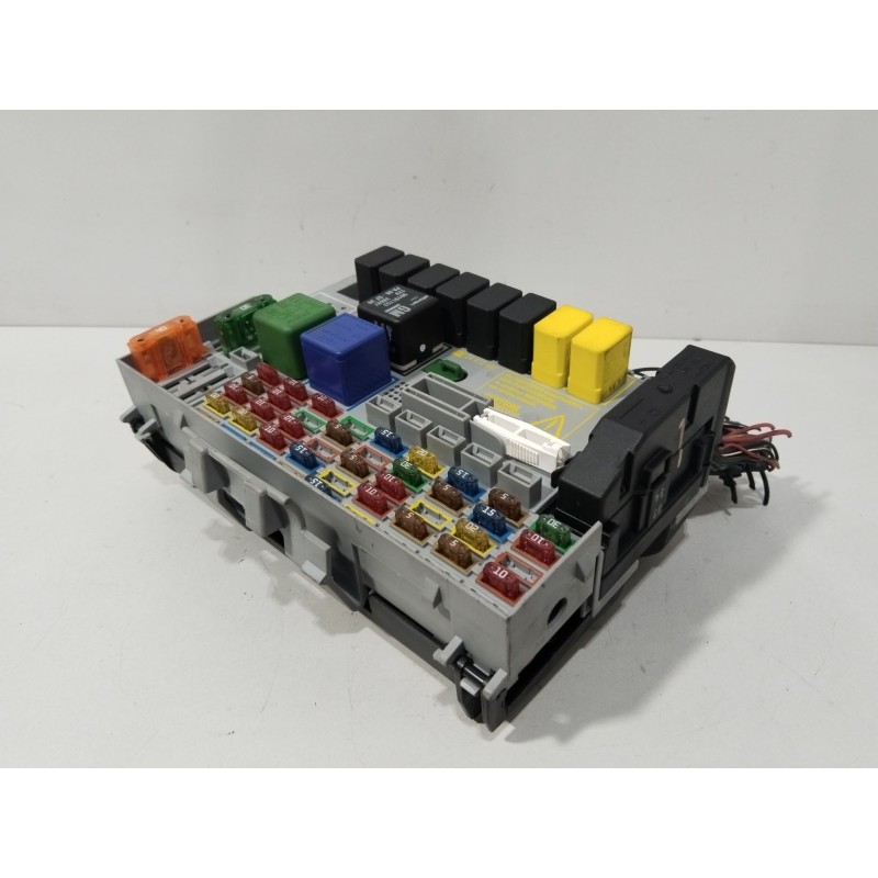 CAJA RELES / FUSIBLES 24431677  - imagen 2