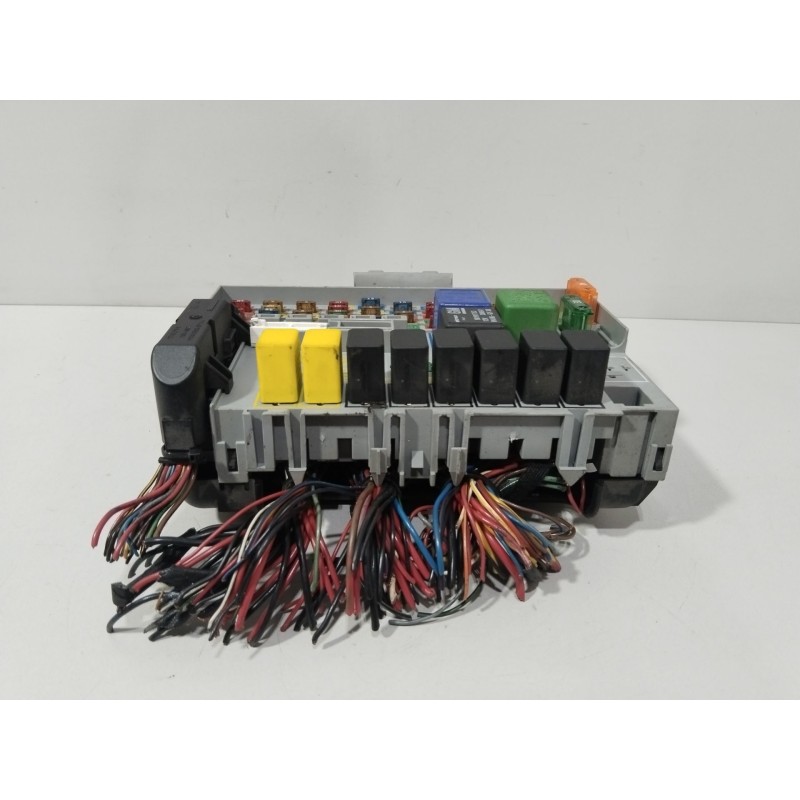CAJA RELES / FUSIBLES 24431677  - imagen 4
