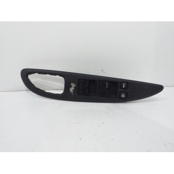 MANDO ELEVALUNAS DELANTERO IZQUIERDO 25401AV640 