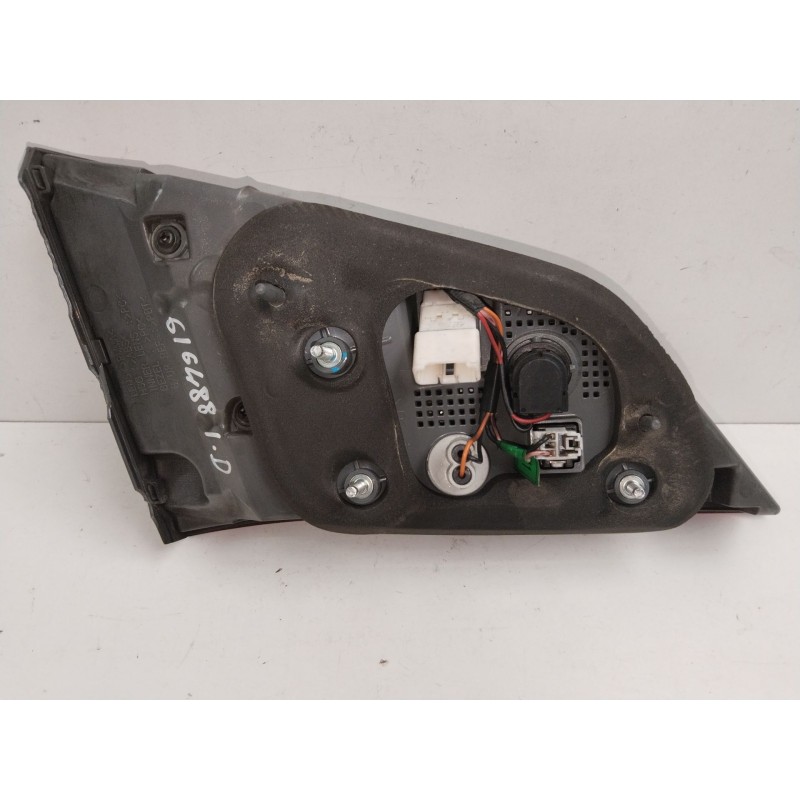 PILOTO PORTON TRASERO DERECHO 924403Z600  - imagen 3