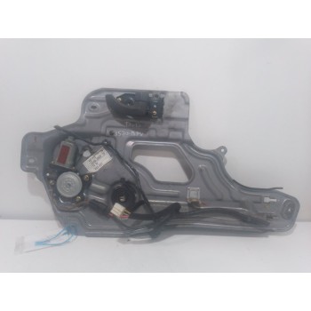 ELEVALUNAS DELANTERO DERECHO 8240626000 