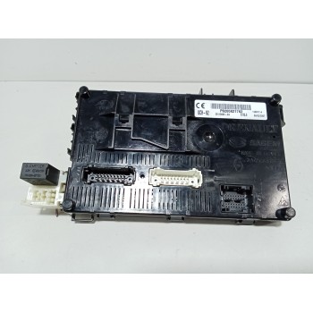 CAJA RELES / FUSIBLES P8200621762 