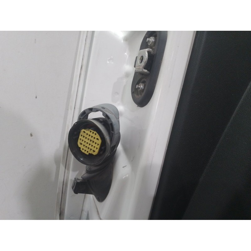 PUERTA DELANTERA DERECHA BLANCO  - imagen 4