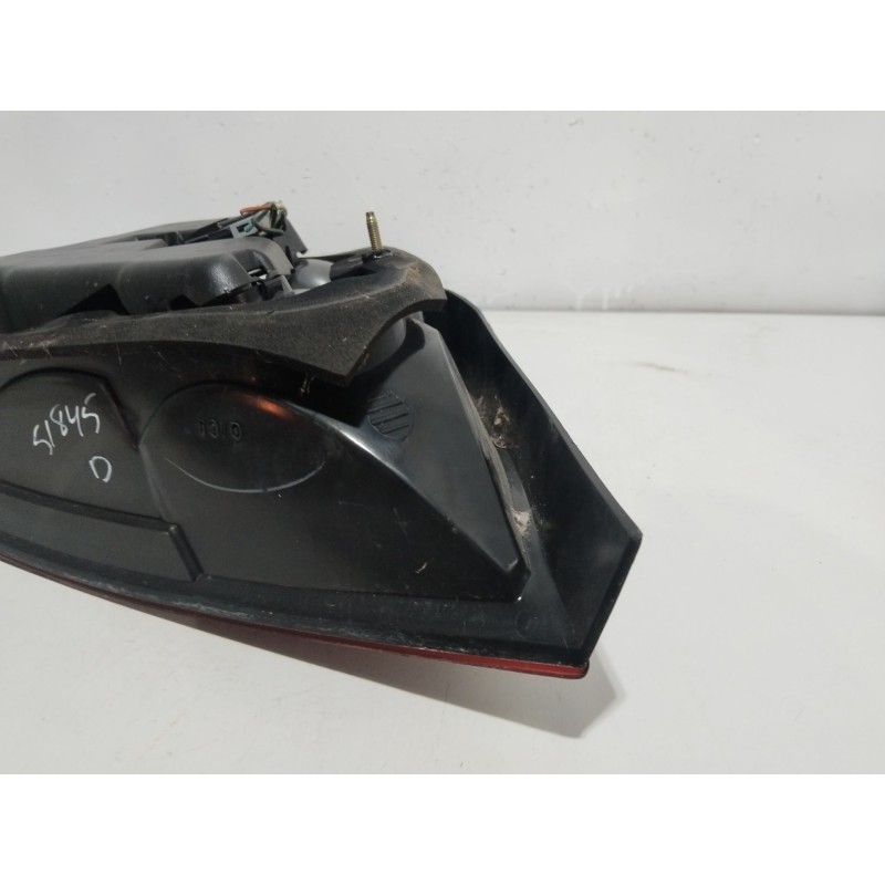 PILOTO TRASERO DERECHO 882-1907R  - imagen 4