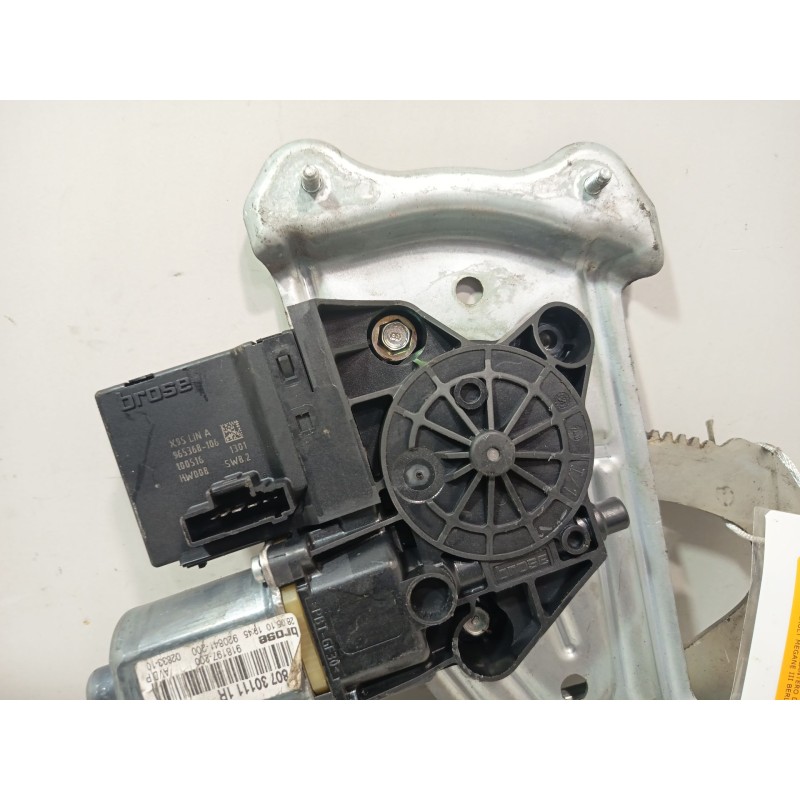 ELEVALUNAS DELANTERO DERECHO 807203154R  - imagen 2