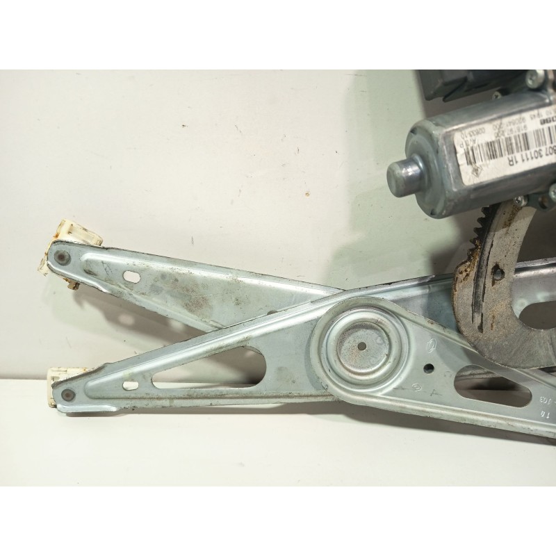 ELEVALUNAS DELANTERO DERECHO 807203154R  - imagen 3