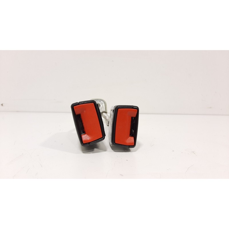 ENGANCHE CINTURON TRASERO IZQUIERDO 6R0857739  - imagen 1
