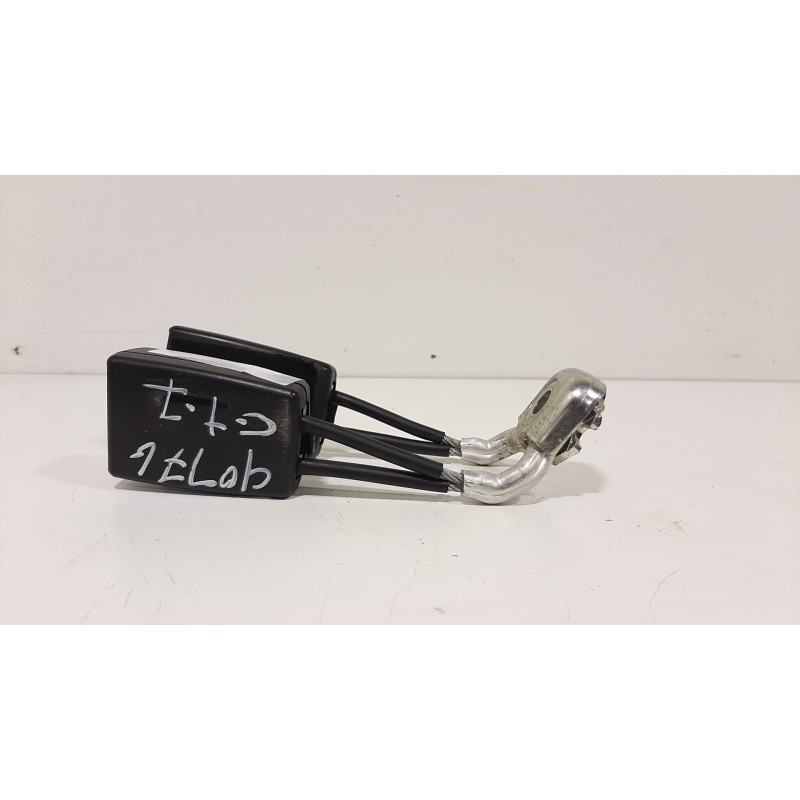 ENGANCHE CINTURON TRASERO IZQUIERDO 6R0857739  - imagen 2