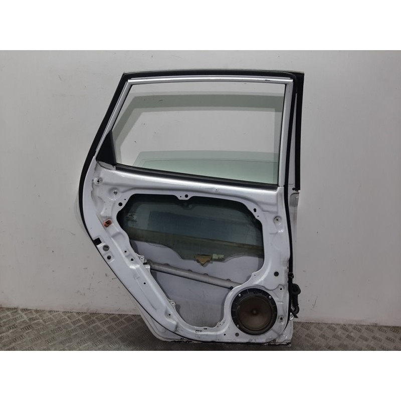PUERTA TRASERA IZQUIERDA 771112L010 BLANCO  - imagen 2