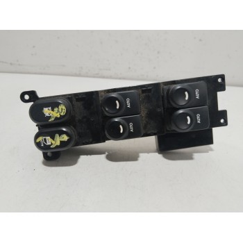MANDO ELEVALUNAS DELANTERO IZQUIERDO 935702L000 3744901000