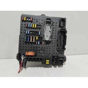 CAJA RELES / FUSIBLES 28017881 