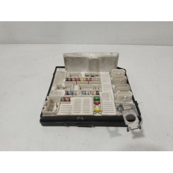 CAJA RELES / FUSIBLES 8200481866 
