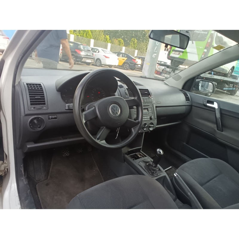 VOLKSWAGEN POLO IV (9N_, 9A_) - imagen 6