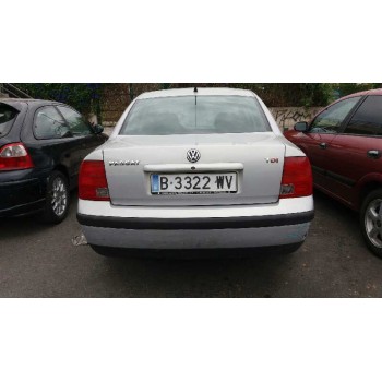 VOLKSWAGEN PASSAT BERLINA (3B2)