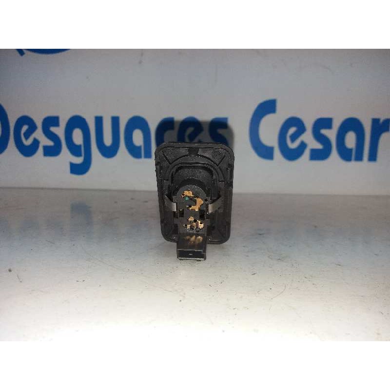 MANDO ELEVALUNAS DELANTERO DERECHO  - imagen 2
