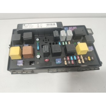 CAJA RELES / FUSIBLES 13206748 