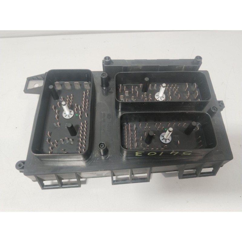 CAJA RELES / FUSIBLES 13206748  - imagen 3