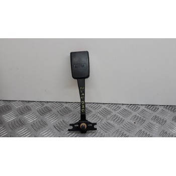 ENGANCHE CINTURON DELANTERO IZQUIERDO 