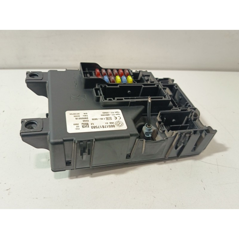 CAJA RELES / FUSIBLES 00517817580  - imagen 4