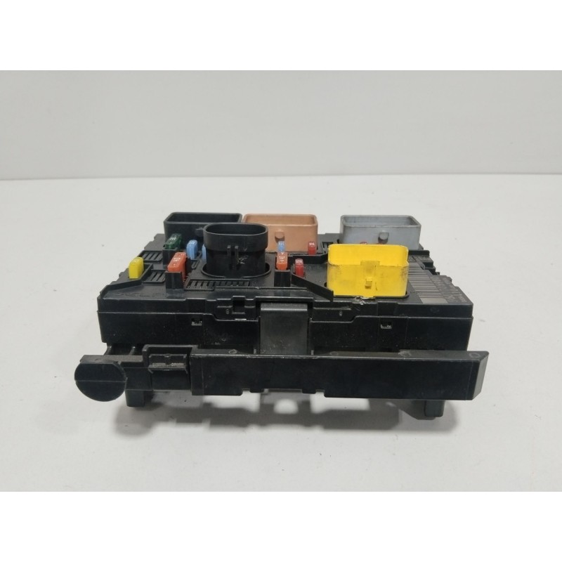 CAJA RELES / FUSIBLES 9661086980  - imagen 4