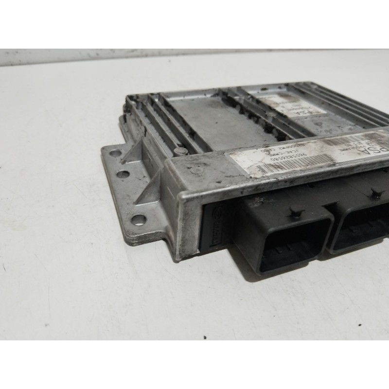 CENTRALITA MOTOR UCE 215848404  - imagen 4