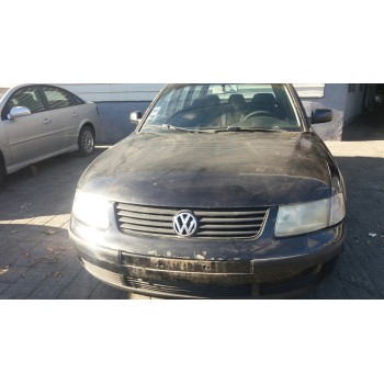 VOLKSWAGEN PASSAT BERLINA (3B2)