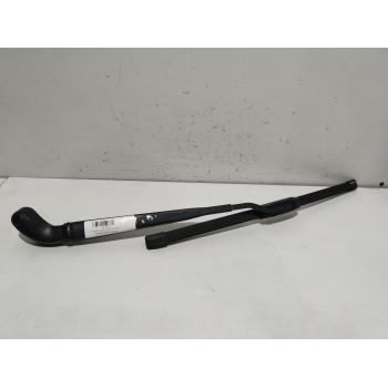 BRAZO LIMPIA DELANTERO DERECHO 
