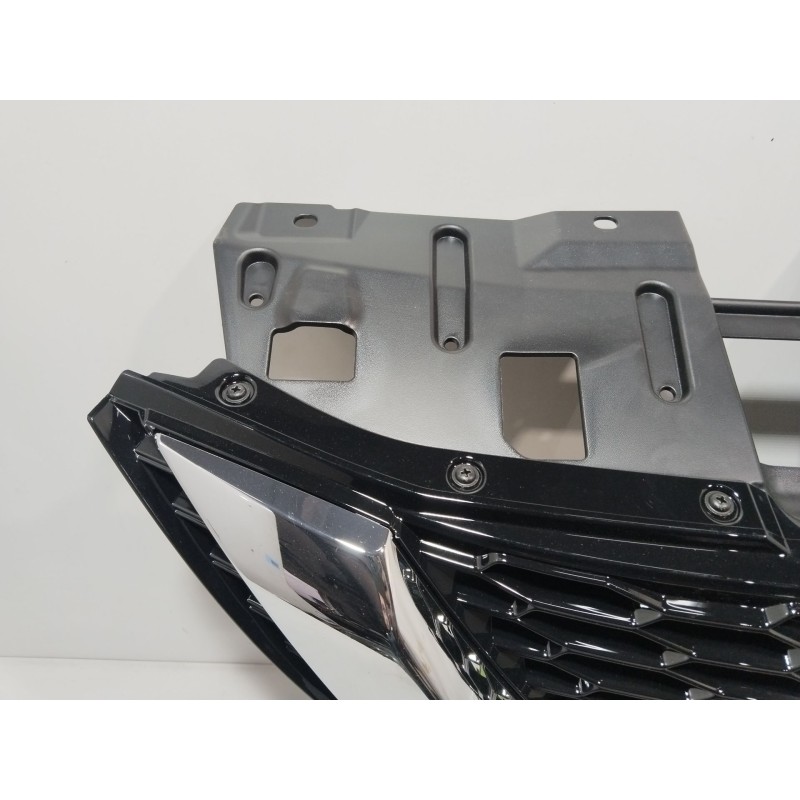 REJILLA DELANTERA 62398HV80A  - imagen 2