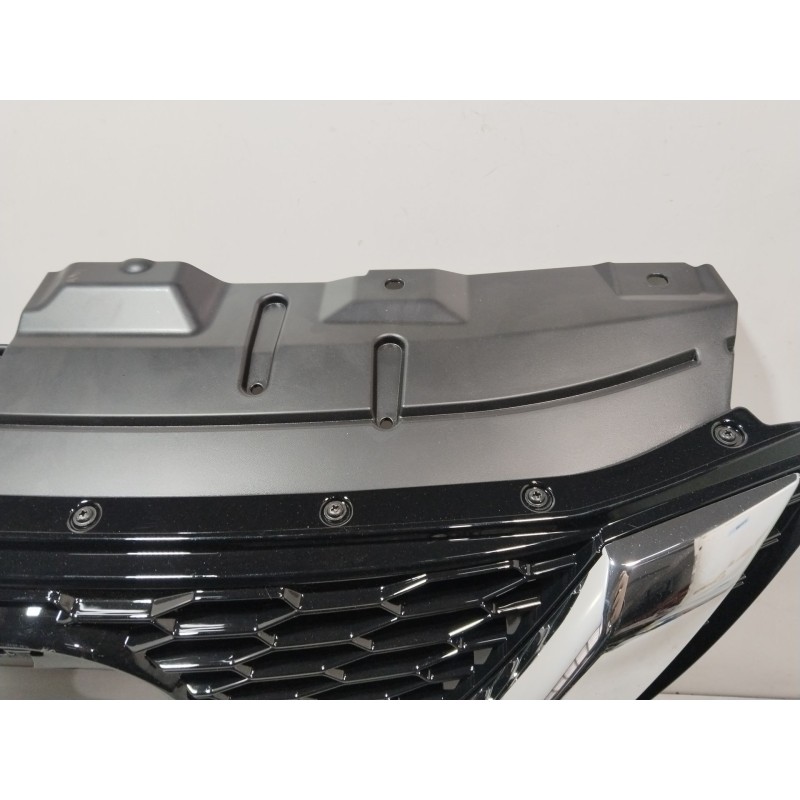 REJILLA DELANTERA 62398HV80A  - imagen 3