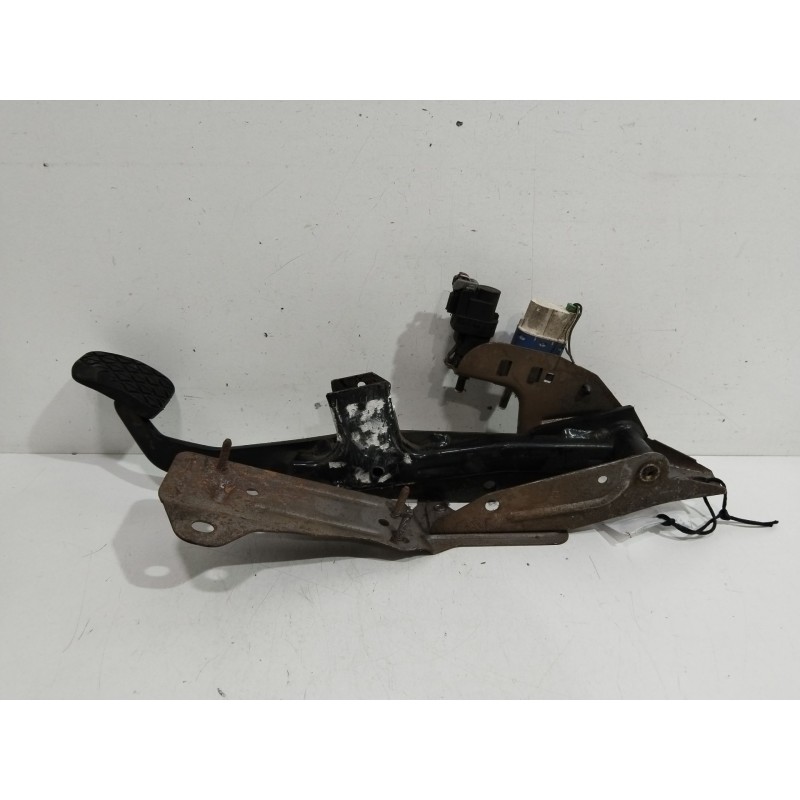 PEDAL FRENO BP8G43300A  - imagen 2