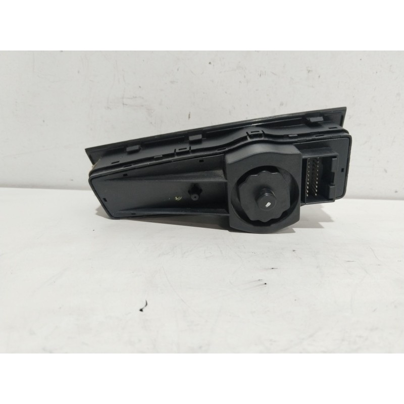 MANDO LUCES 933003Z200  - imagen 2