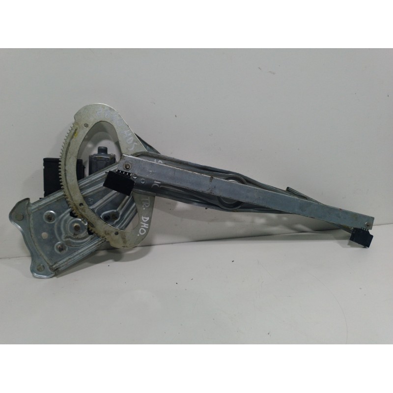 ELEVALUNAS TRASERO DERECHO 827208148R 6 PINES  - imagen 2