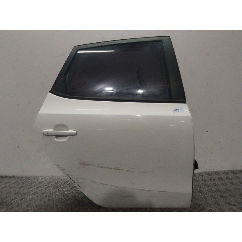 PUERTA TRASERA DERECHA 770042R010  - imagen 1