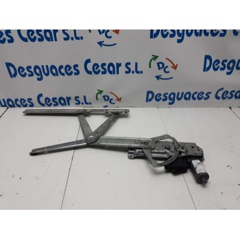 ELEVALUNAS DELANTERO DERECHO 