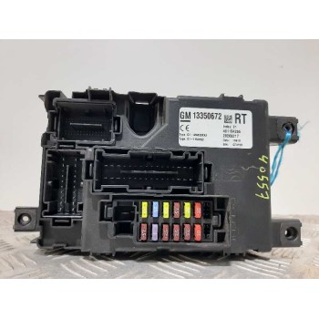 CAJA RELES / FUSIBLES 13350672 