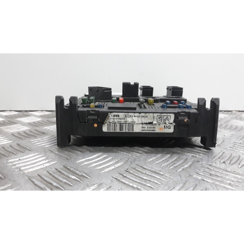 CAJA RELES / FUSIBLES 9650584680  - imagen 3