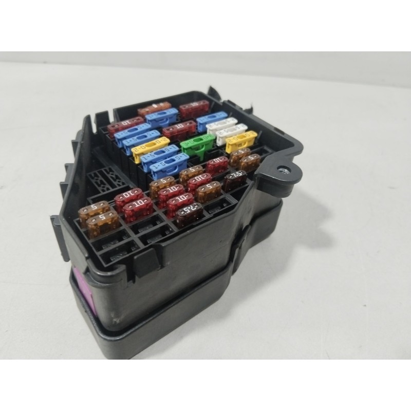 CAJA RELES / FUSIBLES 8D1941824  - imagen 2