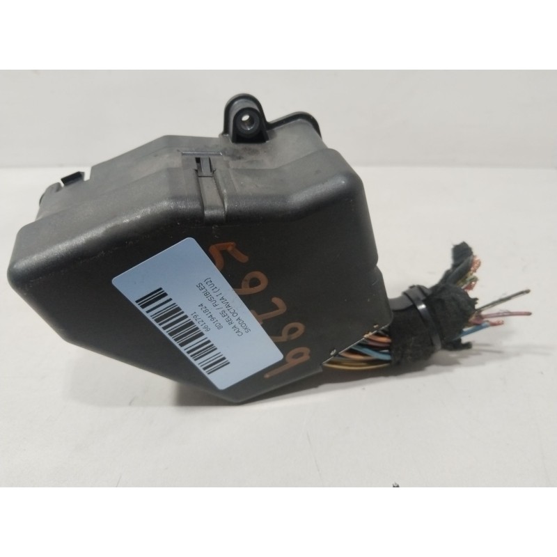 CAJA RELES / FUSIBLES 8D1941824  - imagen 3