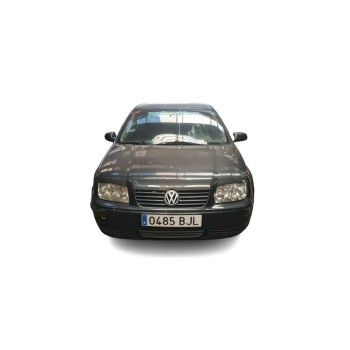 VOLKSWAGEN BORA BERLINA (1J2)