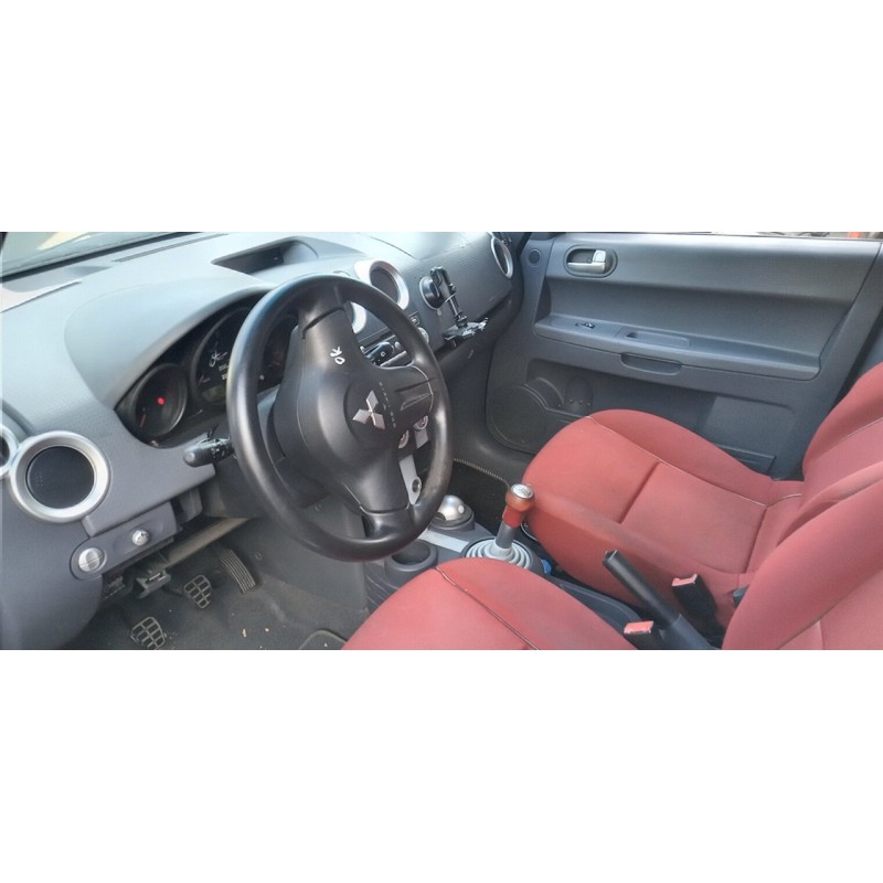 MITSUBISHI COLT BERLINA 5 (Z30A) - imagen 6