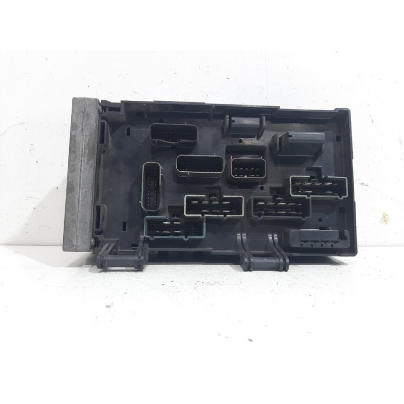 CAJA RELES / FUSIBLES 05144589AF  - imagen 2