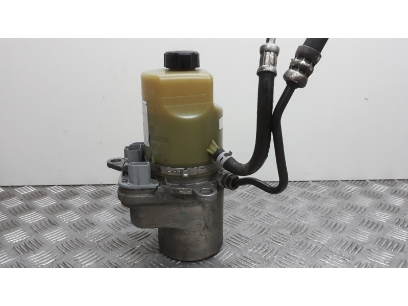 Recambio de bomba direccion para ford focus c-max (cap) ambiente (d) referencia OEM IAM 1743471  