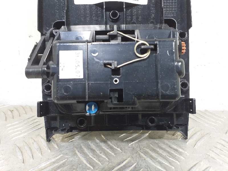 Recambio de cenicero para peugeot 406 berlina (s1/s2) sldt referencia OEM IAM 9618086877  