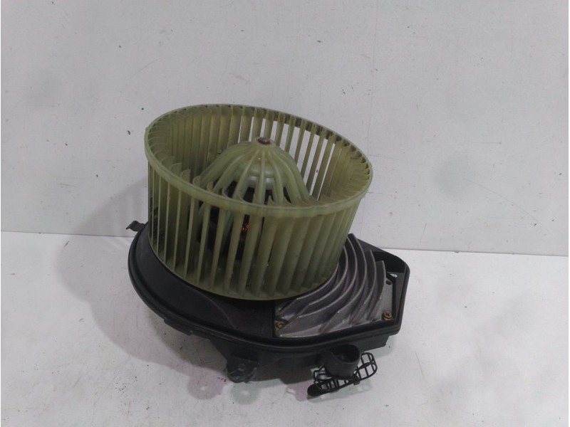 Recambio de motor calefaccion para volkswagen passat variant (3b6) advance referencia OEM IAM 8D1820021B  