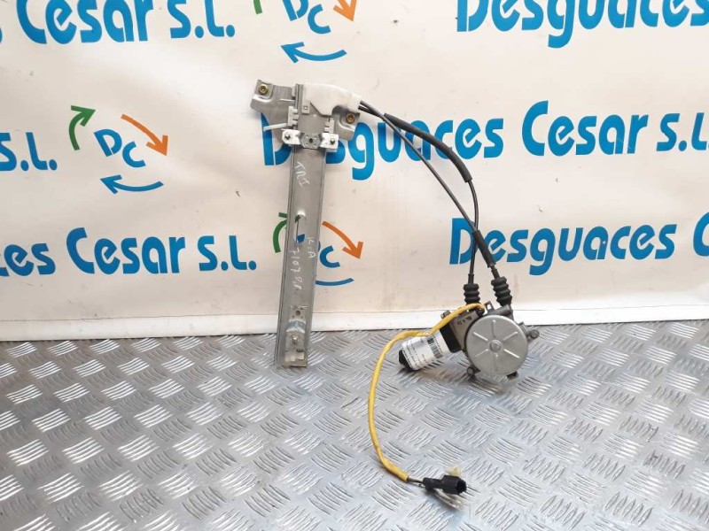 Recambio de elevalunas trasero izquierdo para kia shuma ii 1.6 ls berlina portón referencia OEM IAM   