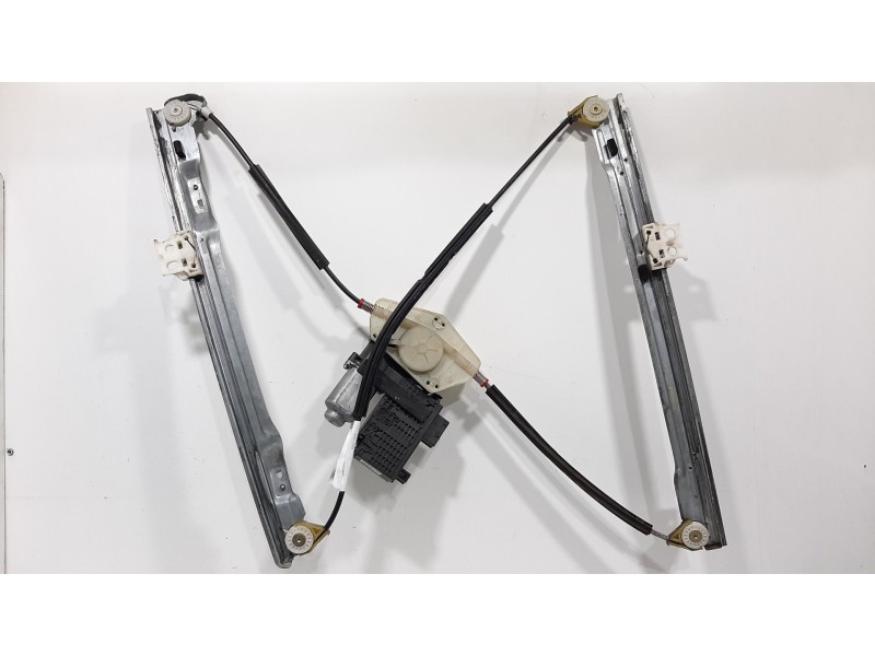 Recambio de elevalunas delantero derecho para citroën c4 picasso lx plus referencia OEM IAM 9682495780 400962E 